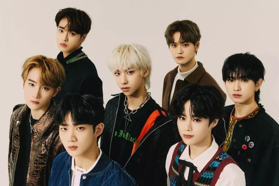 Le nouveau groupe de garçons de Yuehua, TEMPEST, annonce le nom officiel du fandom