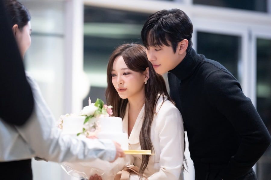 Ahn Hyo Seop et Kim Sejeong célèbrent leur faux premier anniversaire sur 