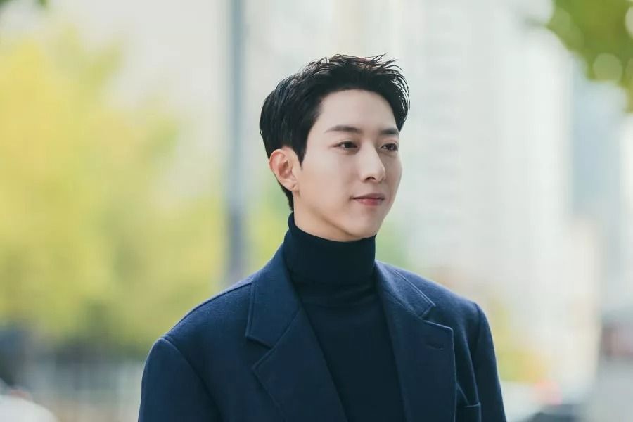 Lee Jung Shin de CNBLUE est le conseiller juridique de confiance de Star Force Entertainment sur 