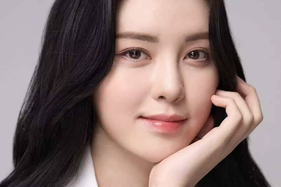 Soyee, ancien membre du gugudan, signe avec une nouvelle agence en tant qu'actrice + change de nom de scène