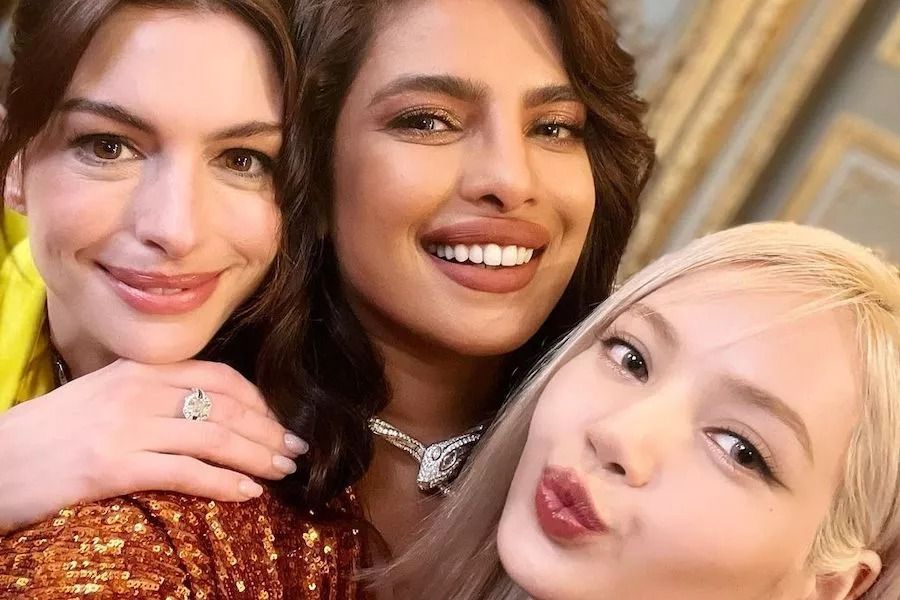 Lisa de BLACKPINK prend un beau selfie avec Anne Hathaway et Priyanka Chopra