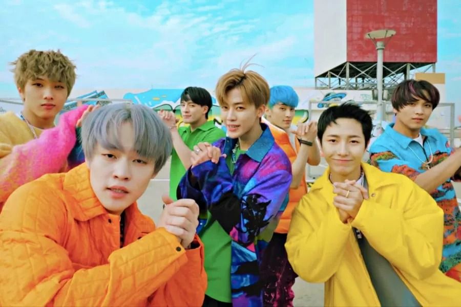 NCT DREAM impressionne par des mouvements intenses dans une nouvelle vidéo de chorégraphie pour 