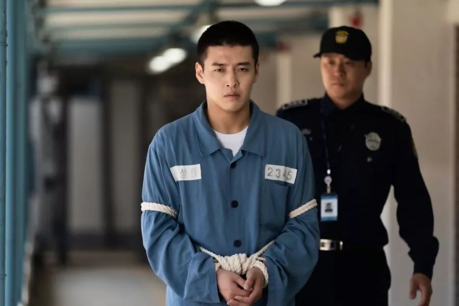 Kang Ha Neul forcé de commencer son complot de vengeance à partir de zéro après avoir fait face à des revers majeurs sur 