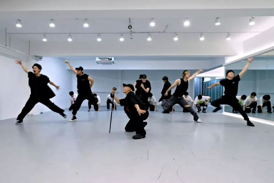 ATEEZ donne tout dans une vidéo de pratique de danse intense pour 