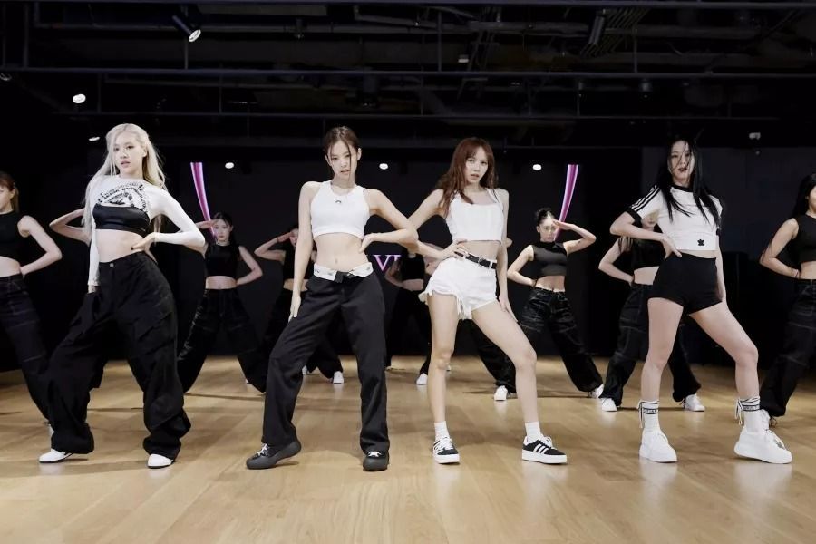 BLACKPINK lance une vidéo de pratique de danse féroce pour 