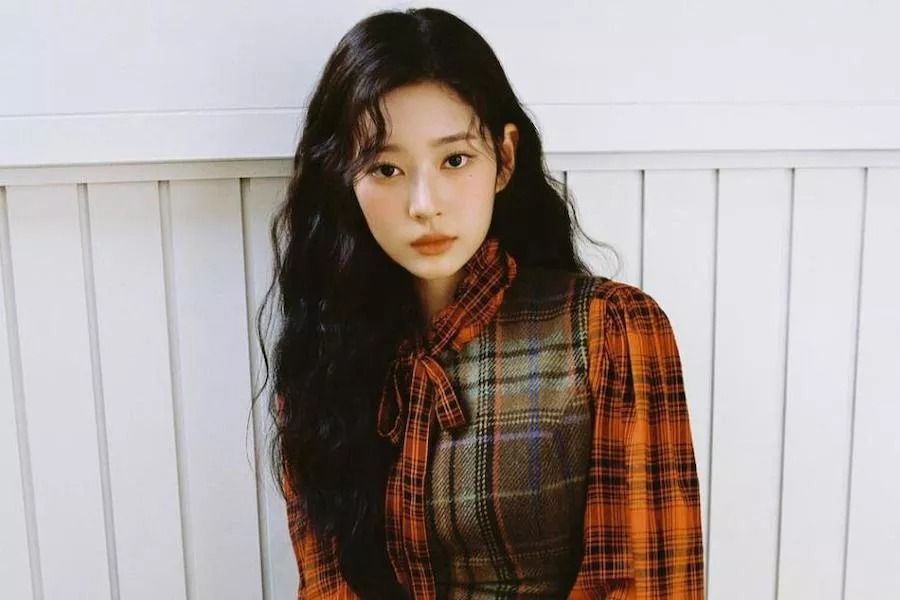 L'ancien membre d'IZ * ONE, Kim Min Ju, signe officiellement avec la direction SOOP