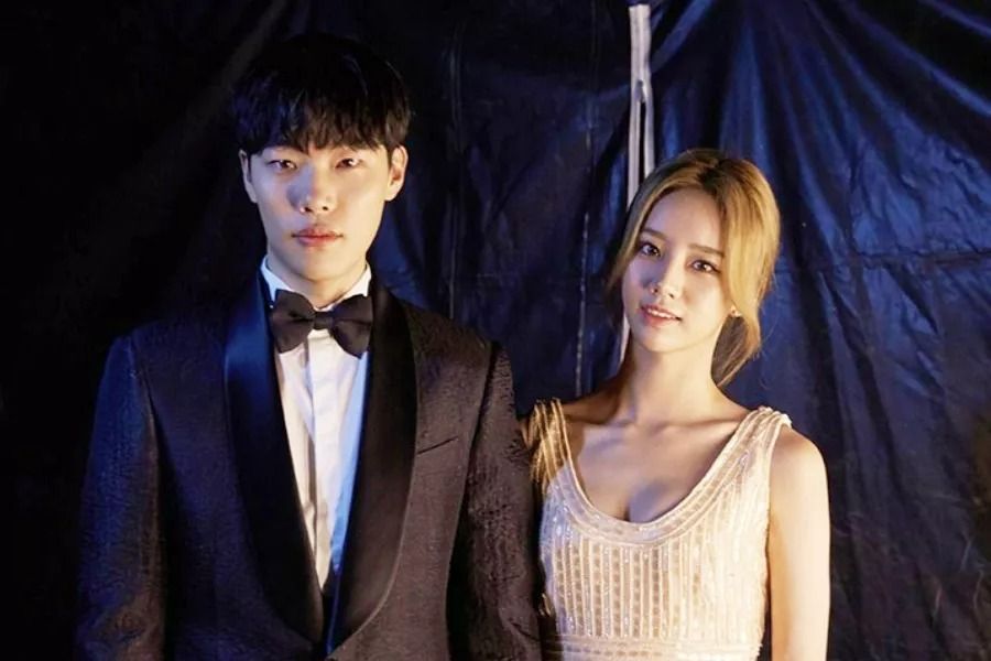 Hyeri de Girl's Day surprend son petit ami Ryu Jun Yeol en personne pour son anniversaire sur le tournage de 