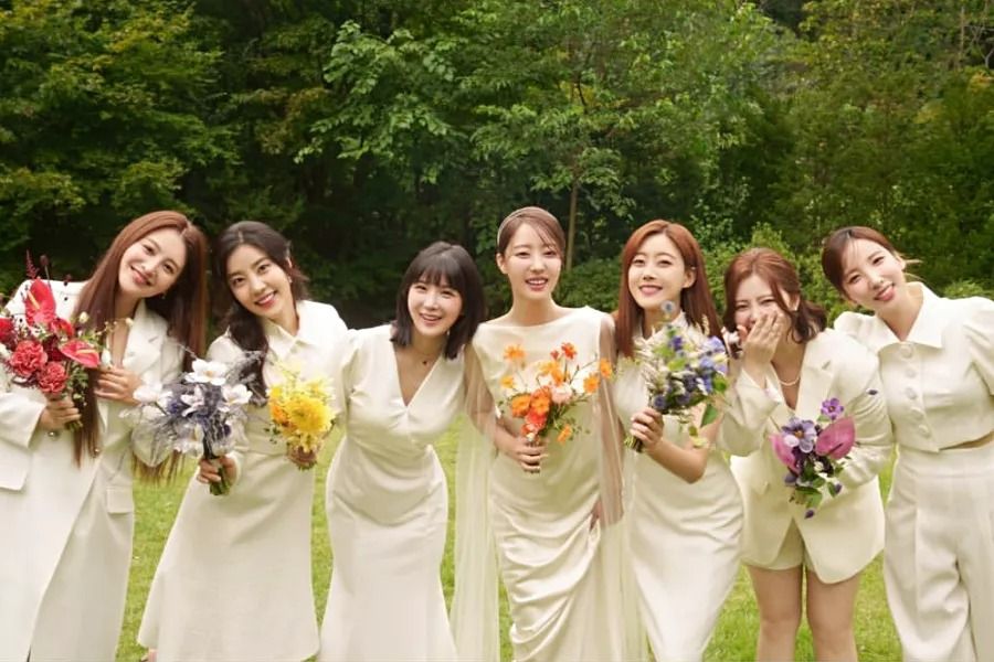 Rainbow se rassemble pour la séance photo du mariage de Go Woori