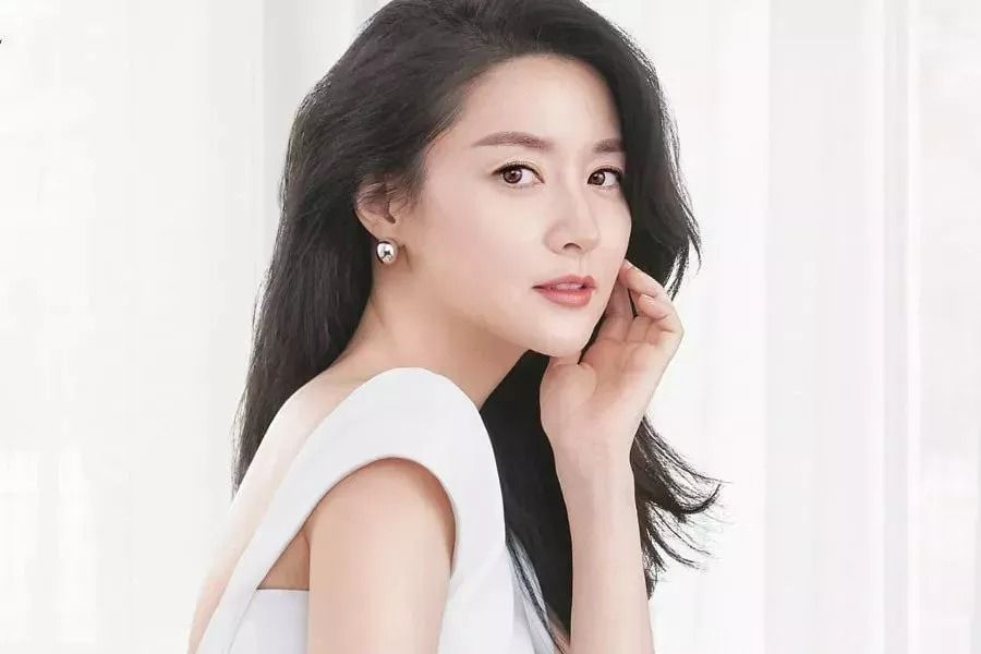 Lee Young Ae offre son aide à la famille de l'une des victimes de la tragédie d'Itaewon