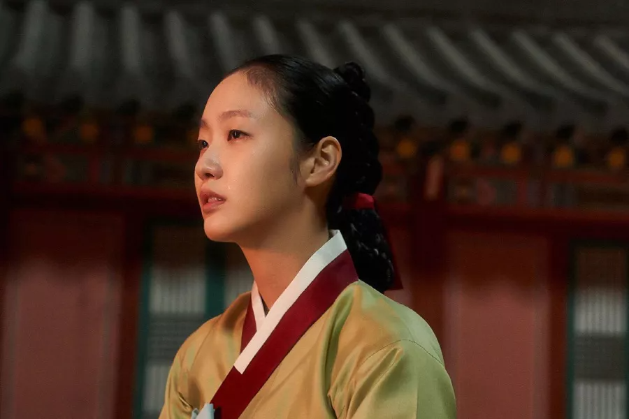 Kim Go Eun est une dame de la cour de Joseon en mission secrète dans le premier film musical coréen 