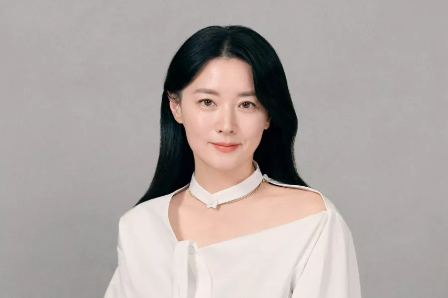 Lee Young Ae fait un don aux victimes d'un récent incendie à Séoul