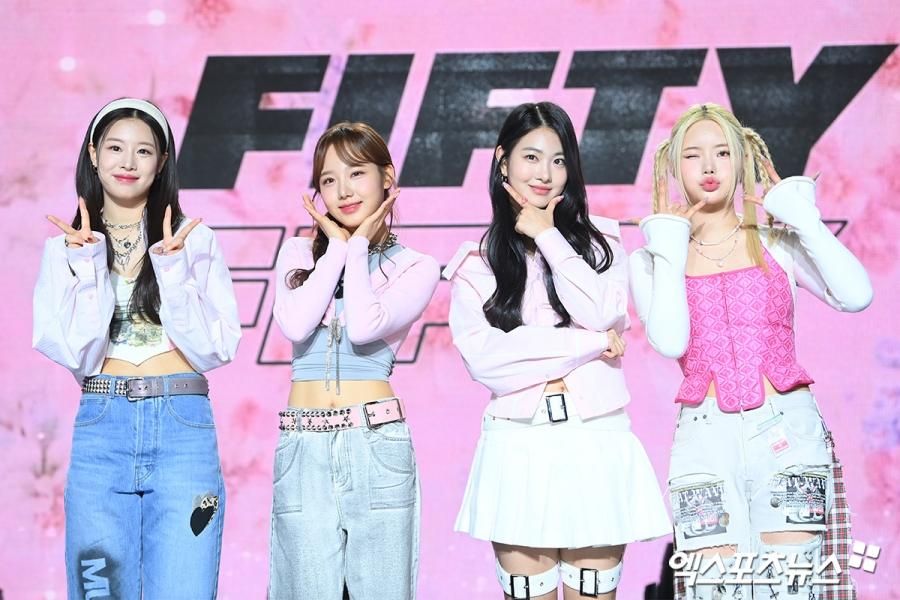 FIFTY FIFTY devient le premier groupe de filles K-Pop à entrer dans le Top 15 du classement Pop Radio Airplay de Billboard