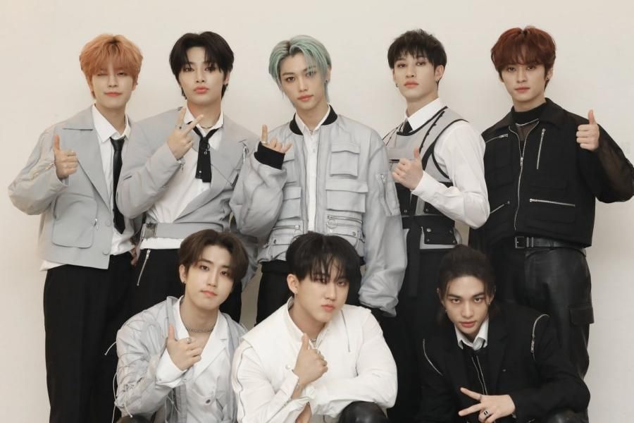 Stray Kids devient le troisième groupe de garçons K-Pop de l'histoire du Billboard 200 à tracer un album dans le Top 25 pendant 4 semaines