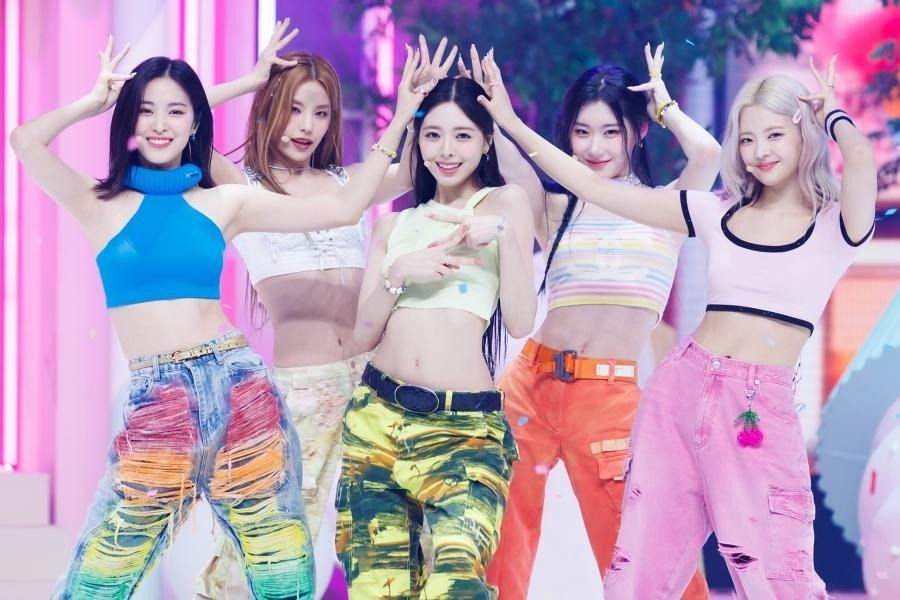 ITZY devient le 2e groupe de filles K-Pop de l'histoire à lancer 5 albums au Billboard 200