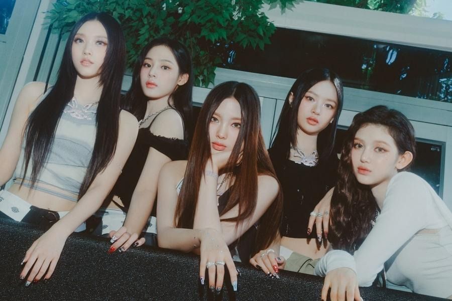 NewJeans devient le troisième groupe de filles K-Pop à passer 6 semaines sur la liste officielle des singles britanniques