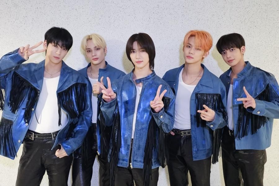 TXT arrive en tête des 5 classements Billboard et devient le deuxième groupe masculin de K-Pop à placer 2 chansons simultanément sur le Global 200