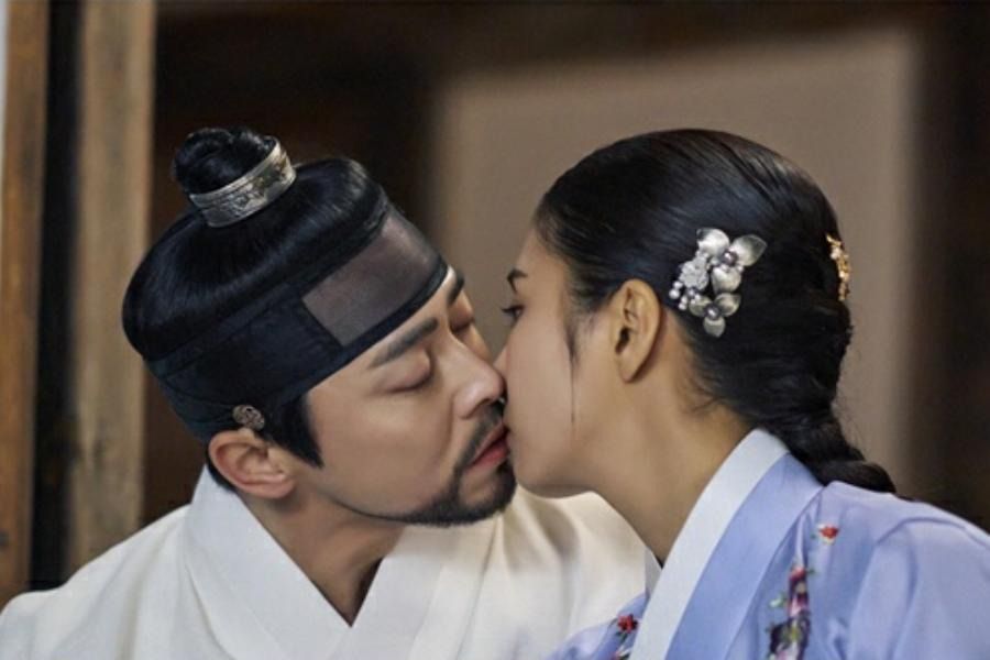 Shin Se Kyung embrasse enfin Jo Jung Suk alors qu'il est habillé en femme dans 