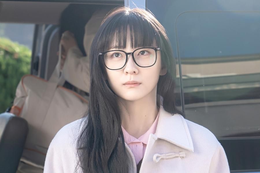 Park Ji Hyun devient infiltré en tant que membre culte dans 