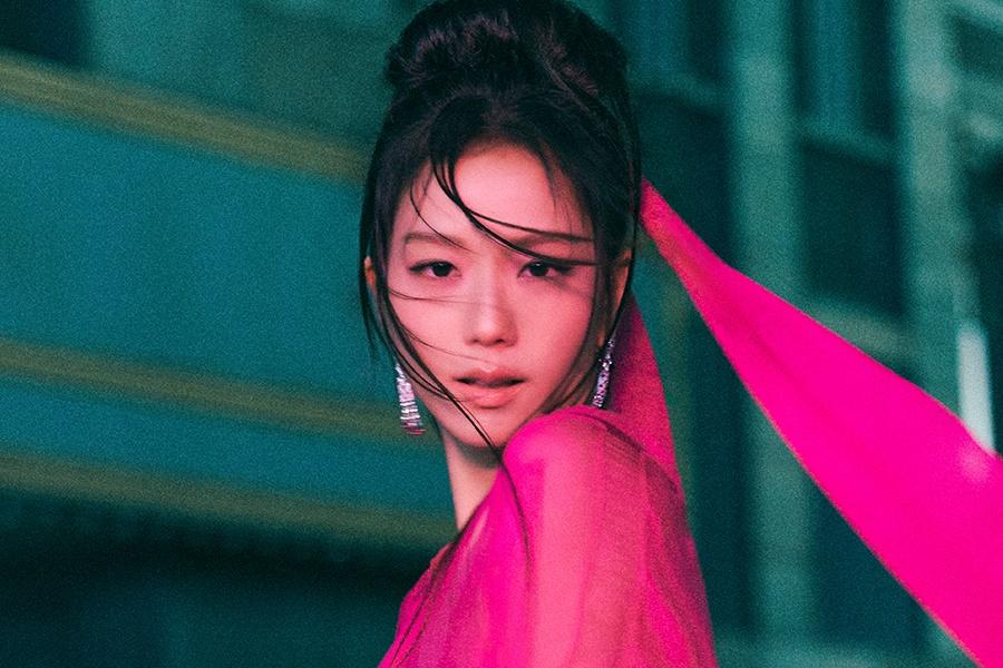 Jisoo de BLACKPINK fait ses débuts dans le top 2 des deux palmarès mondiaux avec 