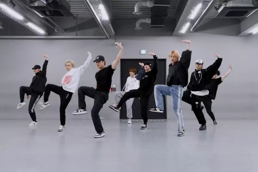 Stray Kids célèbre son 5e anniversaire avec une vidéo d'entraînement surprise pour 