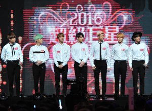 BTS impressionne ses fans à Taiwan dans la nouvelle année lunaire spéciale "2016 Super Star: Un Nouvel An lunaire rouge et blanc"