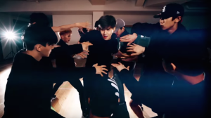 EXO lance une vidéo sur la pratique de la danse "Monster"