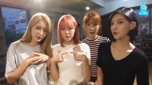 9MUSES A donne un aperçu de leur prochaine chanson pendant la diffusion en direct