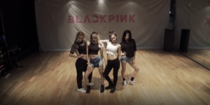 BLACKPINK publie la pratique de la danse de "Whistle" et obtient un demi-million de visites en quelques heures