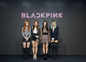 BLACKPINK devient le premier groupe féminin K-Pop à être en tête des palmarès avec ses premières chansons