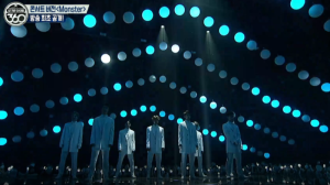 EXO chante la version de concert de "Monster" pour la première fois sur "Star Show 360"