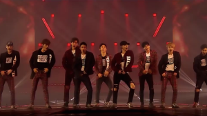 EXO et Yoo Jae Suk lancent le très attendu "Dancing King" MV