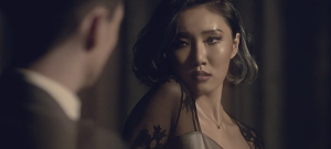 Hwasa de MAMAMOO est une Femme Fatale glamour dans le premier teaser