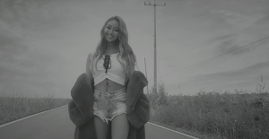 Hyorin de SISTAR publie un clip vidéo pour la chanson pré-sortie "Love Like This" à côté de son retour en solo