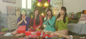 HaHa et Oh My Girl apportent l'esprit de Noël dans le MV "Blanc"