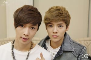 Lay d'EXO et Luhan se retrouvent face à face sur la liste musicale de Billboard en Chine