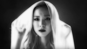 Sandara Park partage des paroles déchirantes de "Goodbye" par 2NE1 (retient ses larmes)