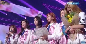 LABOUM obtient sa première victoire pour "Hwi Hwi" dans "Music Bank"