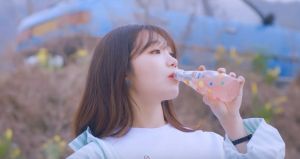 Jung Eun Ji d'Apink indique l'arrivée du printemps avec MV pour "The Spring"