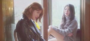 Exy de Cosmic Girls et Lovey sortent un superbe mashup acoustique de "Lotto" d'EXO et "Blood, Sweat & Tears" de BTS