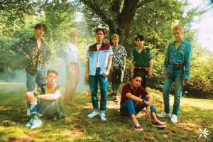 EXO surpasse le record et bat le record de 800 000 disques en pré-vente avec son album "The War"