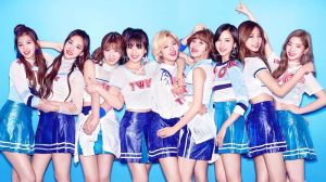 TWICE monte au sommet de la liste quotidienne d'Oricon avec son premier album japonais