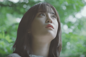 Hur Young Ji publie un MV doux et doux pour "Memory Clock"