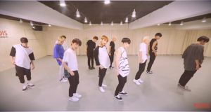 SEVENTEEN célèbre ses 800 jours depuis ses débuts avec une vidéo chorégraphique de "Crazy In Love" et plus