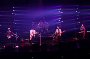 DAY6 donne aux fans diverses performances + Ils ont une conversation sincère dans leur "Every Day6 Concert en Octobre"