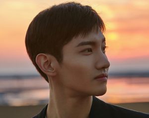 Changmin de TVXQ apprécie ses fans dans le clip de "In A Different Life"