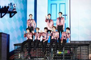 EXO publiera un livre photo et un album live du dernier concert de sa troisième tournée mondiale