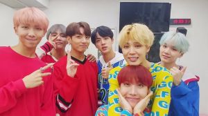 BTS mène la liste des albums mondiaux Billboard, est classé cinquième dans le "Artist 100", parmi d'autres réalisations