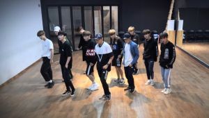 Wanna One présente à ses fans les pratiques de danse de "Energetic" et "Burn It Up"