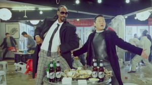 PSY remercie tout le monde que les MV de "Daddy" et "Hangover" ont dépassé les 300 millions de reproductions ...