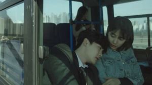 Roy Kim publie le doux MV "You Belong To My World" pour la bande-son de "While You Were Sleeping"